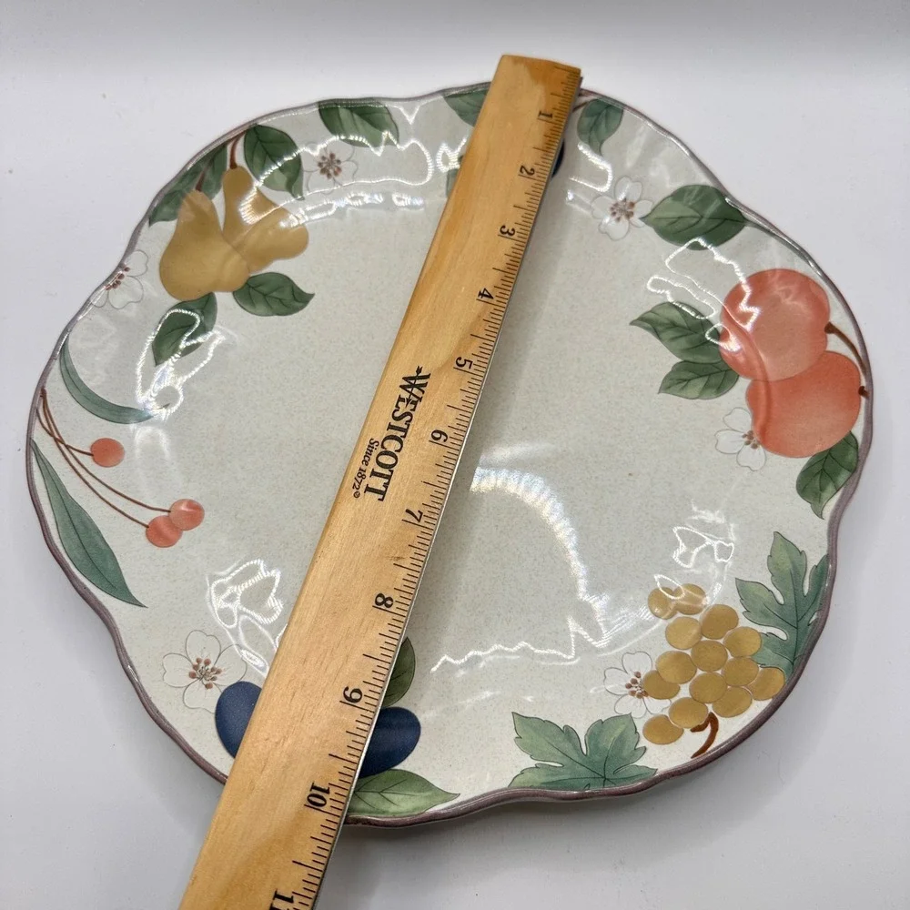 Mikasa Country Classic Fruit Panorama Dinner Plate DC014 Scalloped Edge 10.75 in